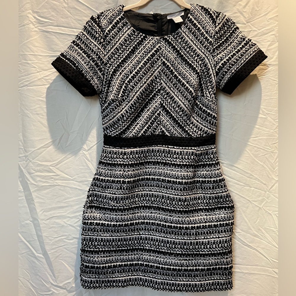 Tweed style H&M dress. old money style. classic professional